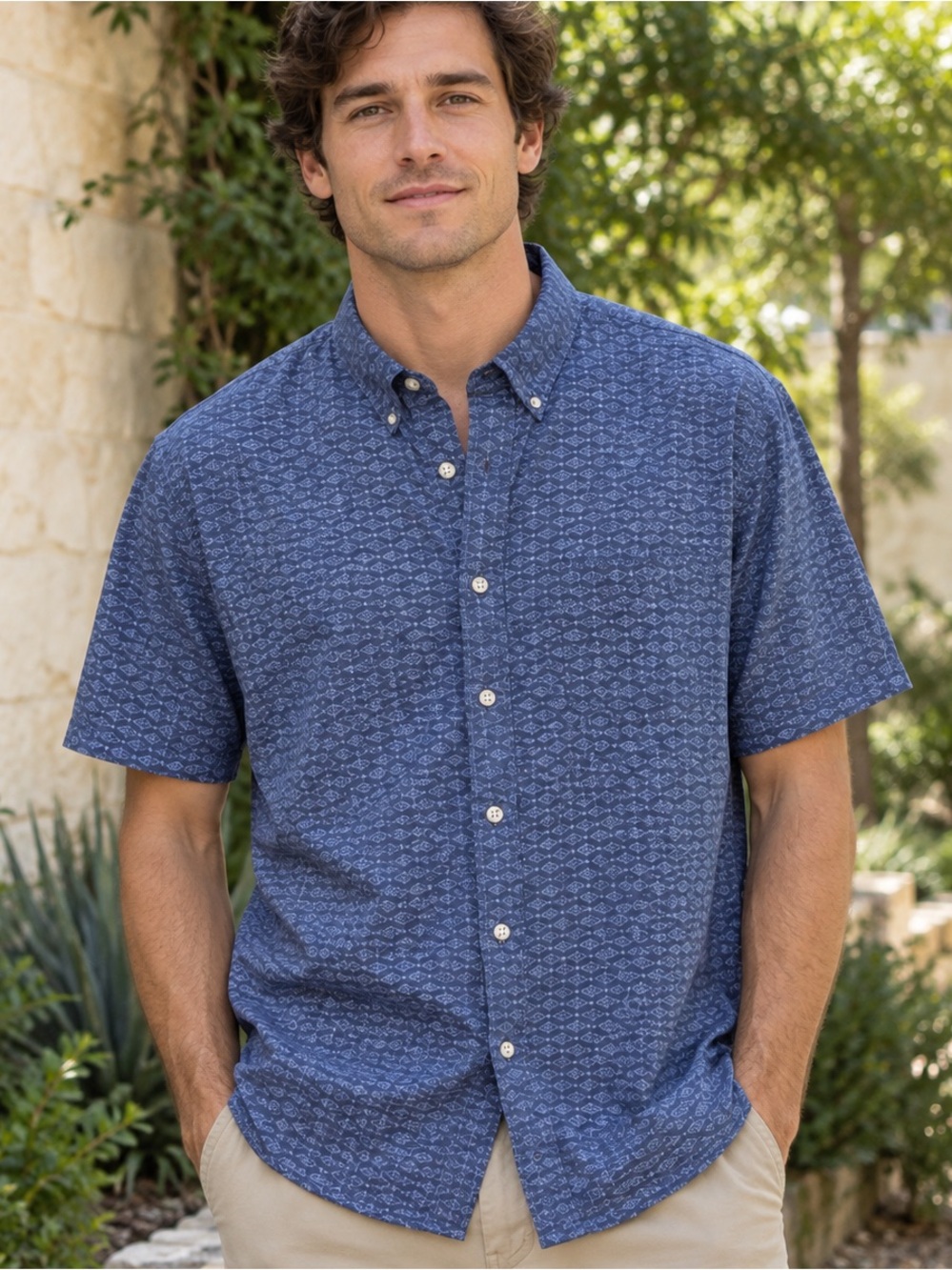 Orvis Men's Short-Sleeve Button-Down Shirt in Blue Pattern